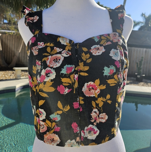 Abound Black Floral Cropped Top Size S Ruffles Feminine Coquette Girl Summer - Picture 3 of 13